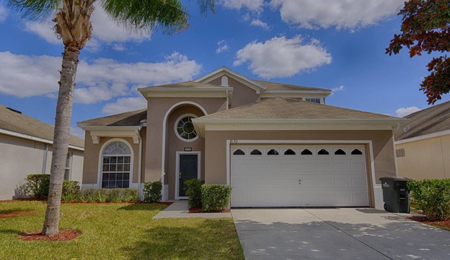 Fabulous Vacation Villa with Pool and Spa, minutes from Disney World!
