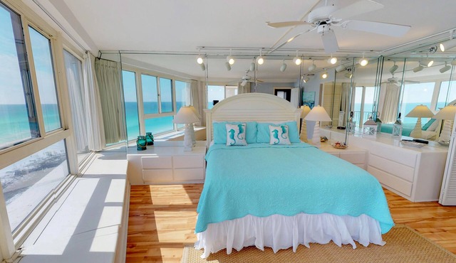 Fabulous views! Beachfront Unit! 4135 BS1