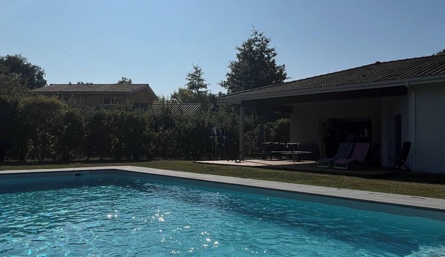 Fabulous villa with pool near Bordeaux and St Emilion