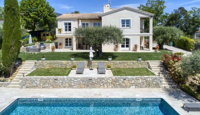 Fabulous villa with sea and mountain views between Valbonne and St Paul de Vence