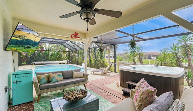 Fabulous Waterfront Villa Sleeps 10 Heated Pool&New Spa SUP Kayak drive to beach