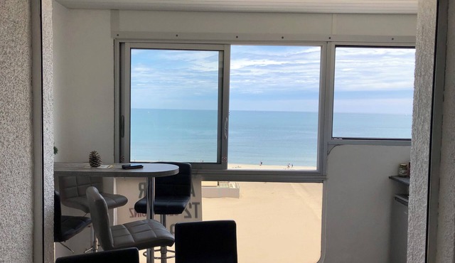 Face à la Mer Pour 4pers, Wifi Bbox, Parking Privé, Loggia vue sur le Canigou