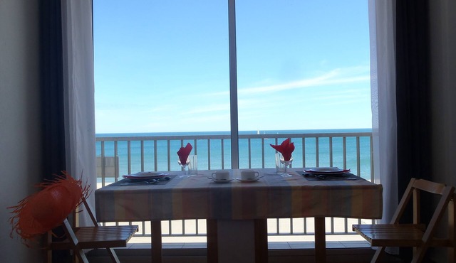 Face a la mer Plage et mer au Pied de L'immeuble vue mer Imprenable