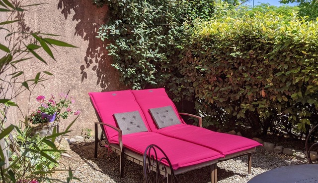 Face aux Thermes de Gréoux, T1 Classé 40m2 Avec Parking et Jardins Privatifs