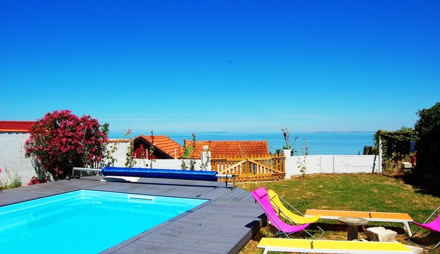 FACING THE SEA, Views of the islands, Large house for 12-14 people with POOL