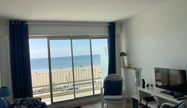 Facing the sea Bright, spacious T3 apartment near Thalasso and Casino