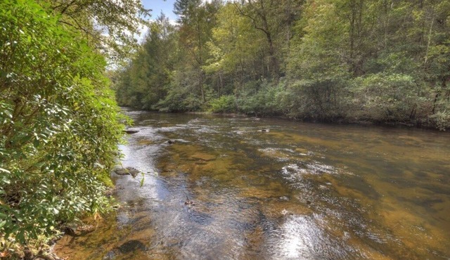 Fade Away on Fightingtown | Hot Tub | Creekside | Pool Table