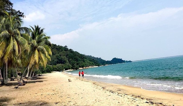 Fahaz Lumut Homestay