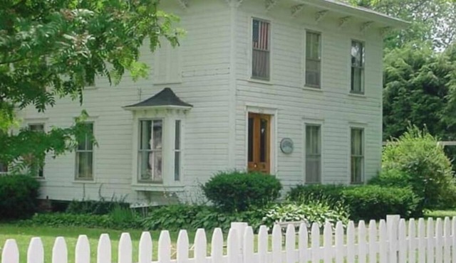 Fair Haven 5 bedrooms 4 bathroom