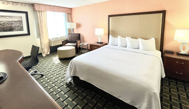Fairbridge Hotel Cleveland East