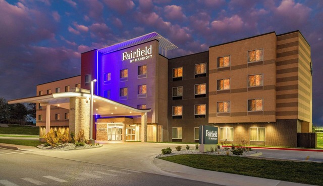 Fairfield by Marriott Inn & Suites Kansas City at The Legends