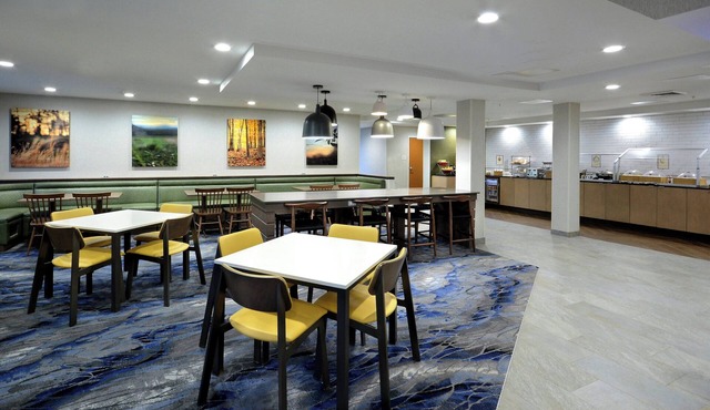 Fairfield Inn by Marriott Greensboro Airport