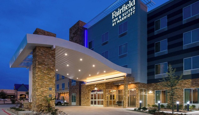 Fairfield Inn & Suites by Marriott Fort Worth Southwest at Cityview