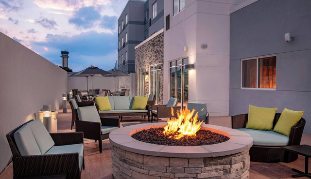 Fairfield Inn & Suites by Marriott Harrisburg International Airport