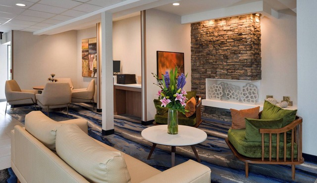 Fairfield Inn & Suites by Marriott Arlington Six Flags