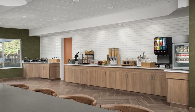 Fairfield Inn & Suites by Marriott Roanoke Hollins/I-81