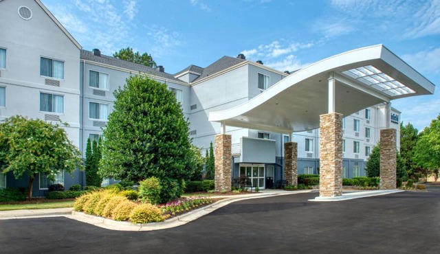 Fairfield Inn & Suites Raleigh Crabtree Valley