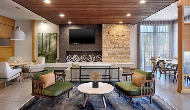 Fairfield Inn & Suites by Marriott Locust Grove I-75 South