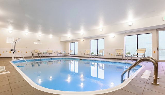 Fairfield Inn & Suites Victoria