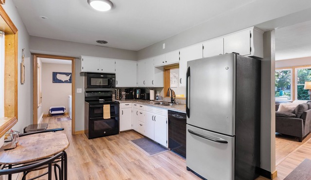 Fairground Flat - Cedarburg 3 bedroom home!