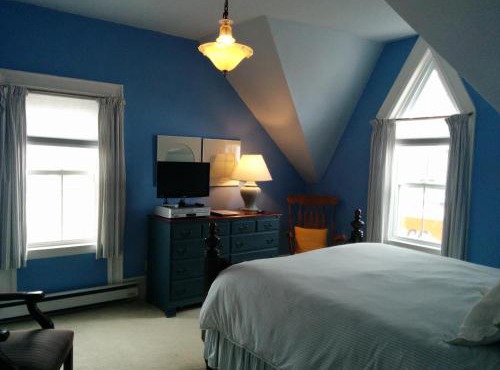 Fairmont House Bed & Breakfast