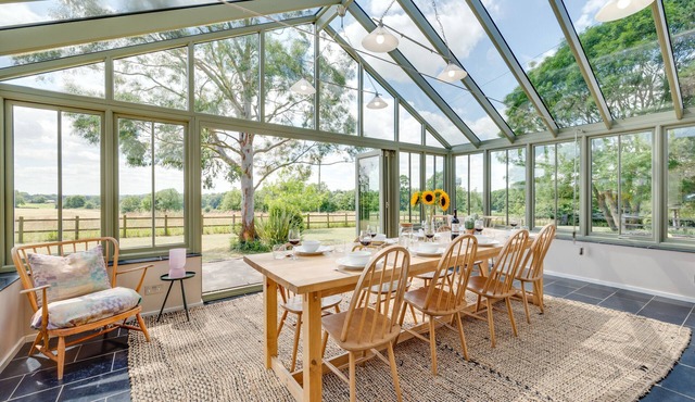 Fairstead - Four Bedroom House, Sleeps 8