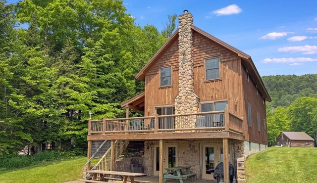 Fairview Lodge on 4th Lake