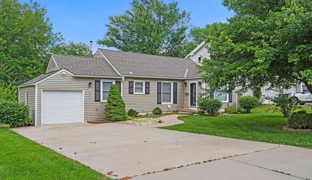 Fairway Allure - Fireplace + Yard + 2 kings!