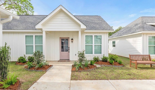 Fairway Cottage | 2BR Retreat Near Sportsplex