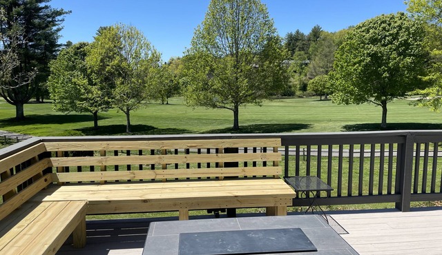 "Fairway Cottage" Golf, Hike, Explore, Relax. EV Charger.nOpen All Seasons!