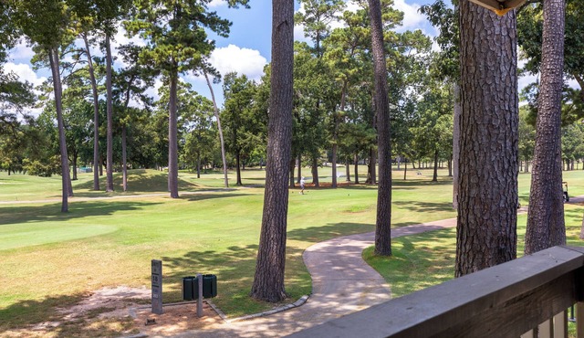 Fairway Escape! Golf view, Gym, Pool & Resort Amenities