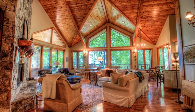 Fairway Mountain Villa | Gated Villa with Balcony, Mountain Views and Hot Tub