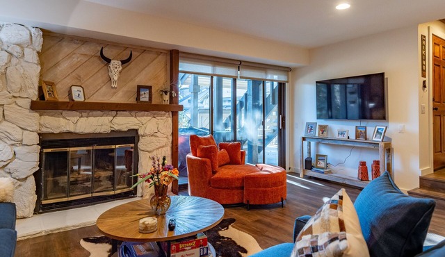 Fairway Nine Condo 4321 - Nicely Remodeled, Elkhorn Village Hot Tub Access