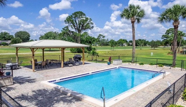 Fairway Retreat in Sun N Lake