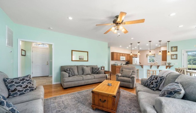 Fairway Stay - Gorgeous Golf Course Home!