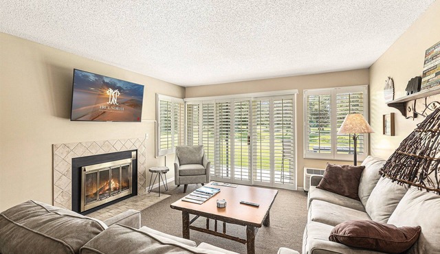 ⛳ Fairway View Condo – Golf Resort Stay | Near GLEF Netflix TC Dining & Trails ➠ 5518