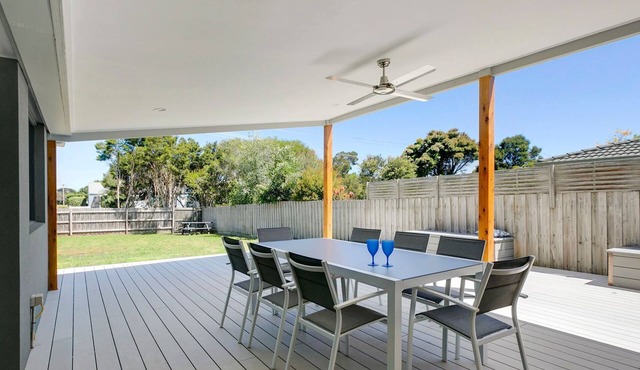 Fairway Views | Pet Friendly Beach Retreat