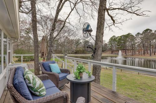 Fairway & Water Views! Peaceful Holly Lake Retreat