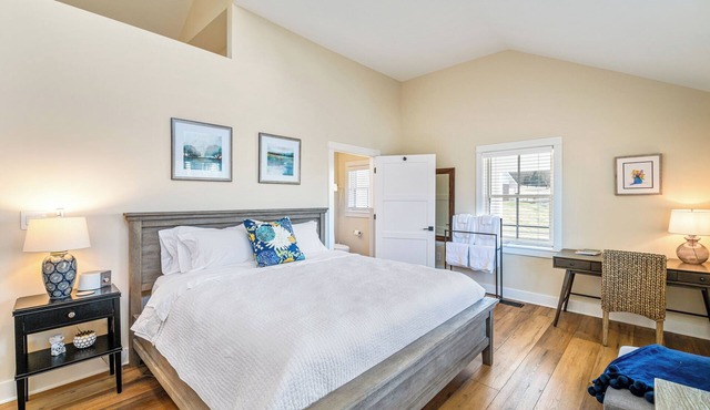 Fairwood Cottages- Both Cottages, Getaway Close to Town