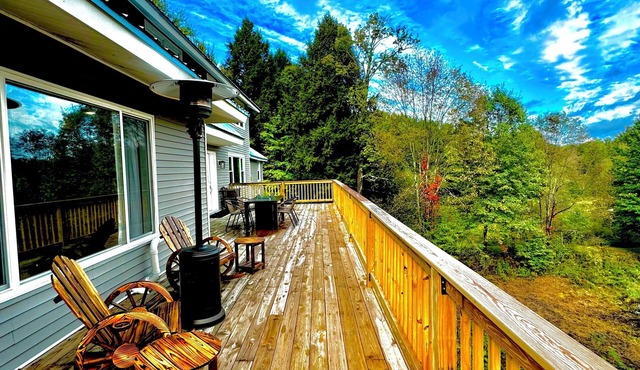 Fairytale Forest Estate 47 private acres, 8 bedrooms, 3.5 bath, 2 full kitchens