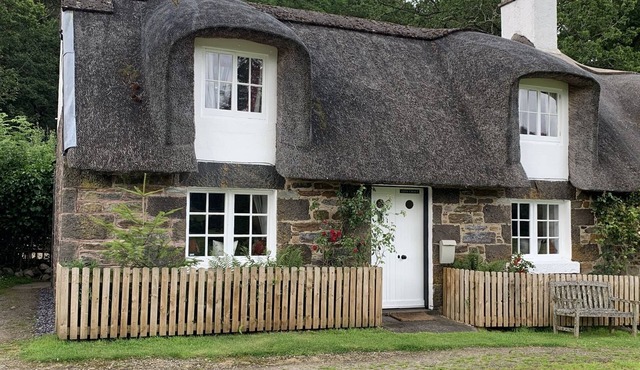 Fairytale thatched Highland Cottage