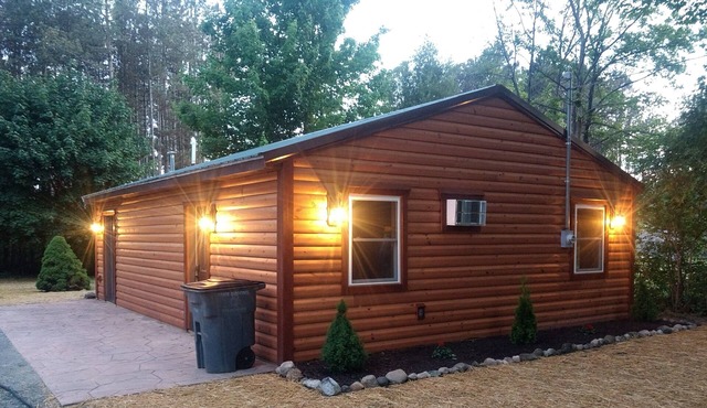 FAITH -CABIN at UPPER SILVER LAKE Sand dunes close by ~ 6 Person/2 Bedroom
