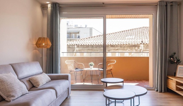 Falcó - Holiday Apartment Rental in Girona | Bravissimo
