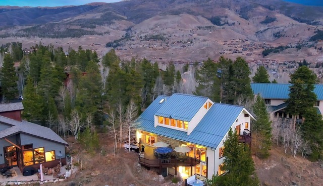 Falcon's Nest Retreat | Private Hot Tub, Amazing Views, Balcony & Grill