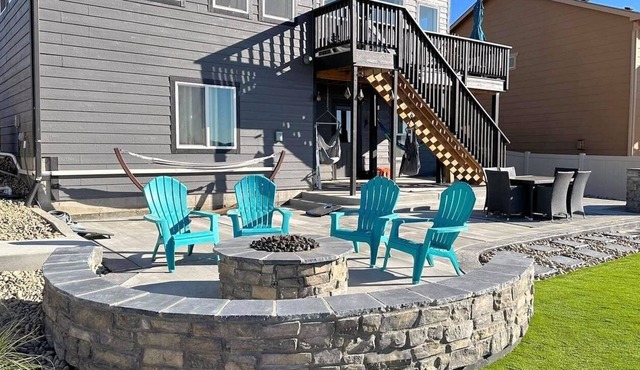 Falcon's Nest! Walkout Basement w/Backyard & Views