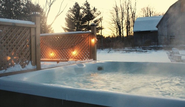 Fall Farmhouse Retreat -Hottub/BBQ/Stargaze