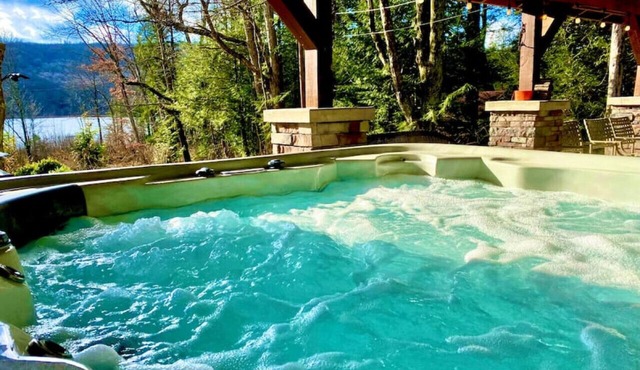 Fall Getaway Camp Sideways Sleeps 6 · 3BR 1BA · Hot Tub Fire Pit Grill Fireplace