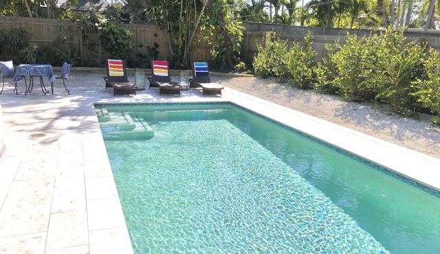 FALL IN LOVE with this gorgeous pool home mins from Anna Maria! Pet friendly!