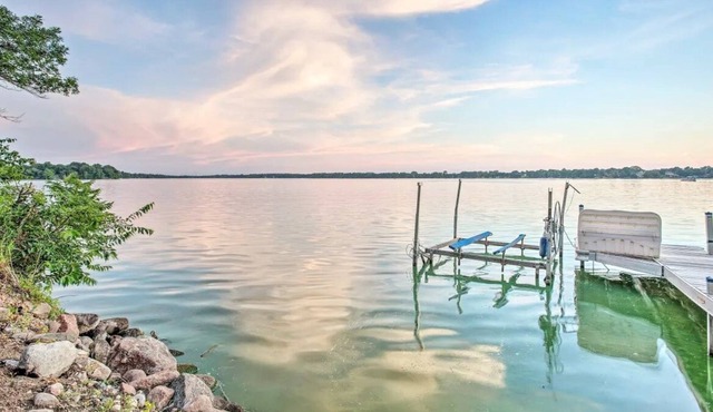 Fall is absolutely beautiful on Cedar Lake!! Best time of year. Save Weekdays!