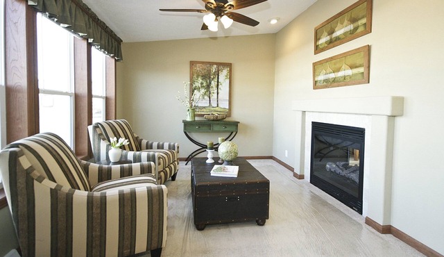 Fall is BEAUTIFUL @ LAKE Francis! Winter Specials, flexible, inquire! n